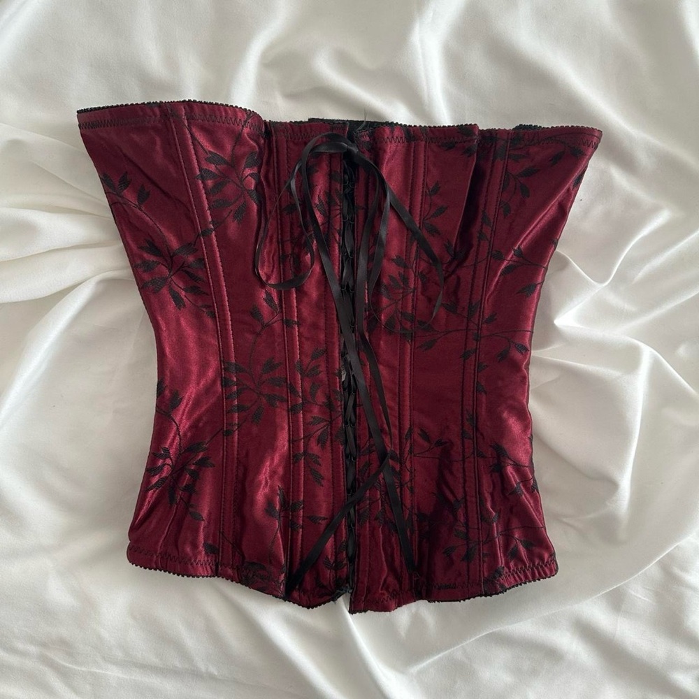 Vintage Burgundy corset whimsygoth top:Labeled size:M but it fit size:S